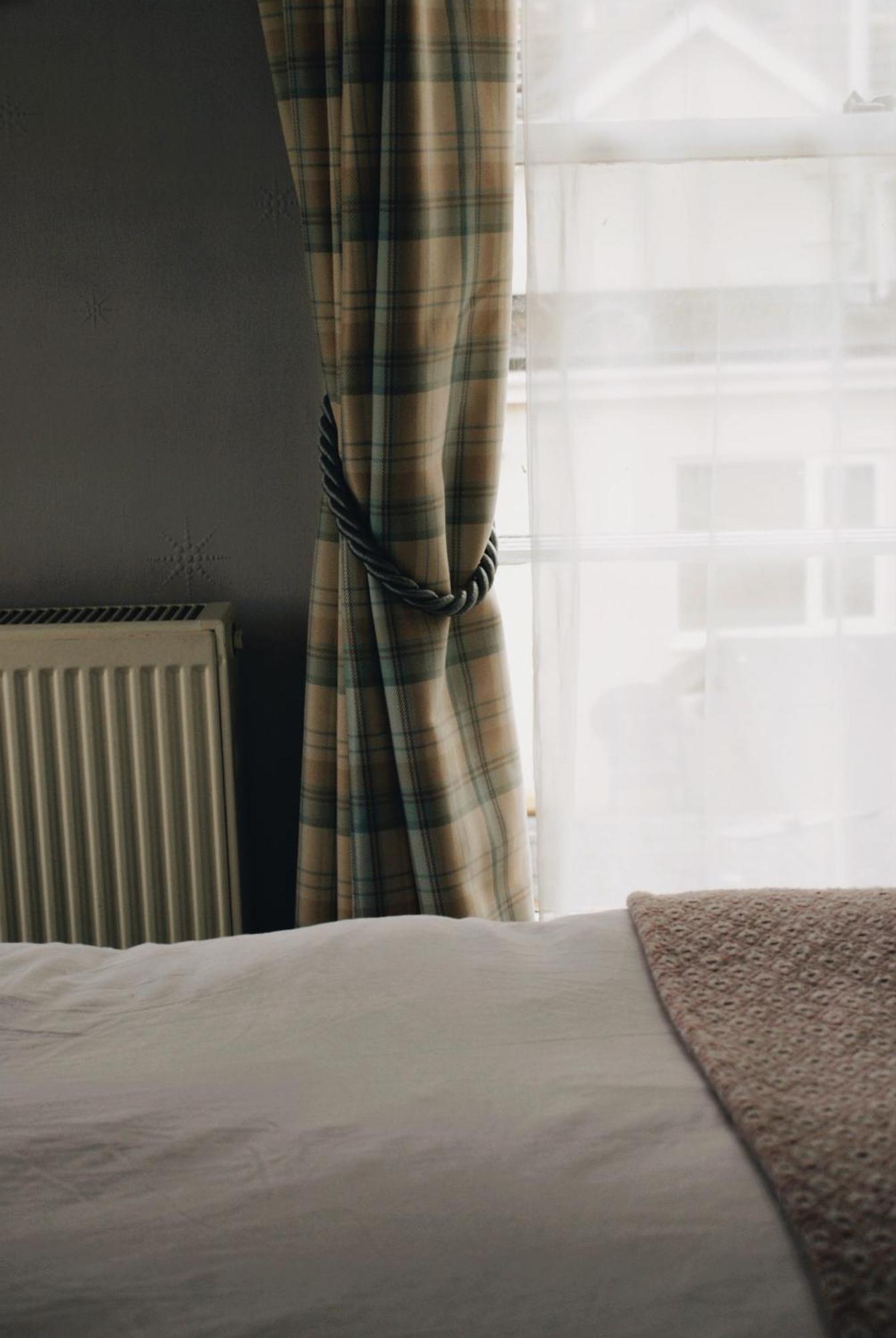 Ranscombe House Bed & Breakfast Бриксам Екстериор снимка